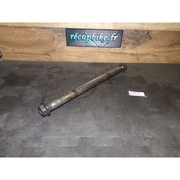 Axe roue arrière CBR-F 600 1992