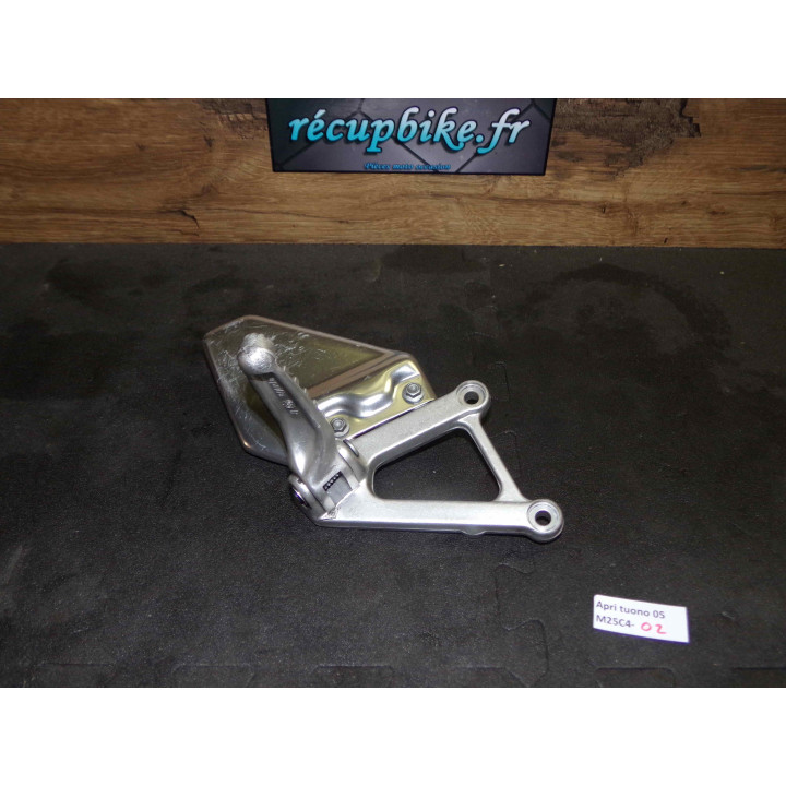 Platine repose pieds droit Aprilia Tuono 2005