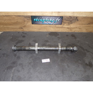 Axe roue arrière Kawasaki ZX-6R 1999