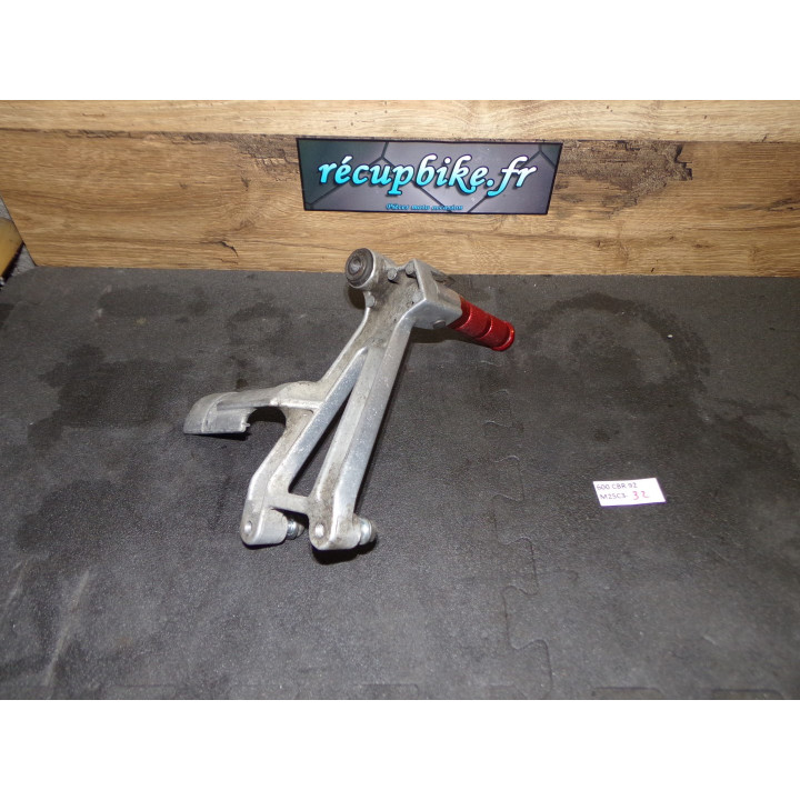 Repose pied passager droit Honda CBR-F 600 1992
