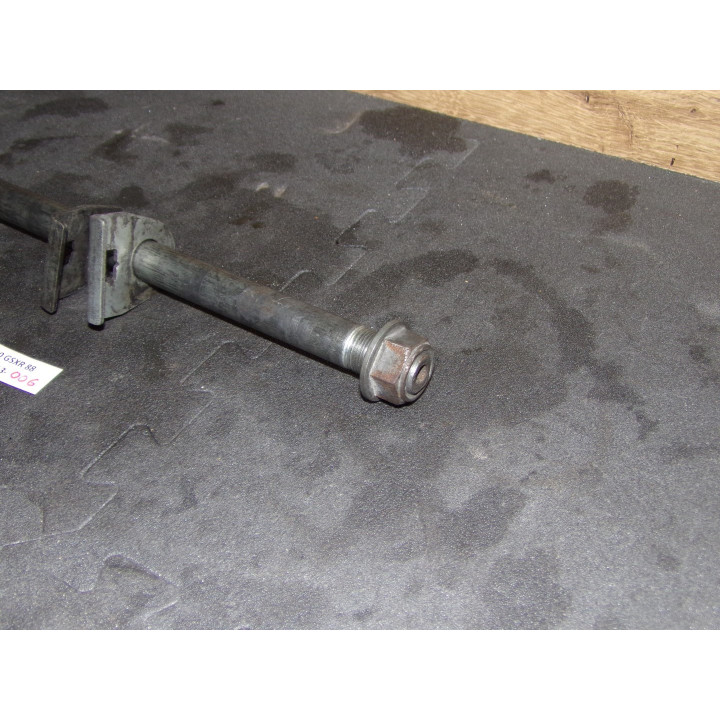 Axe de roue arrière Suzuki GSX-R 750 1988