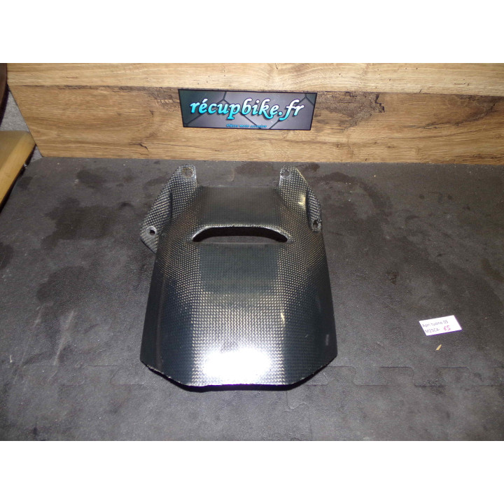 Garde boue arrière Aprilia  carbone Tuono 2005