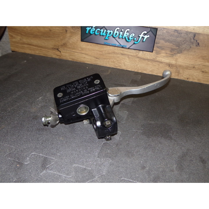 Maitre cylindre frein avant Suzuki GSX-F 750 2003