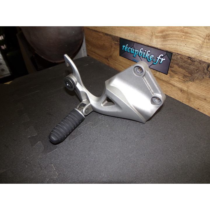 Repose pied arrière droit Suzuki GSX-R Hayabusa 2009