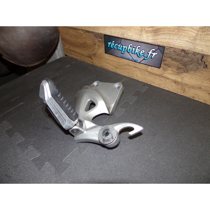 Repose pied arrière gauche Suzuki GSX-R Hayabusa 2009