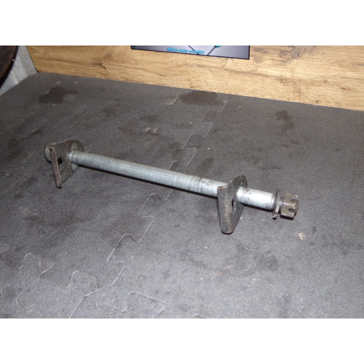 Axe de roue arrière Suzuki GSX-F 600 1995