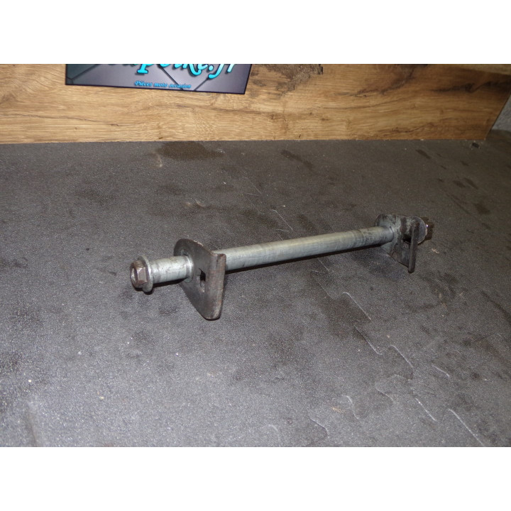 Axe de roue arrière Suzuki GSX-F 600 1995