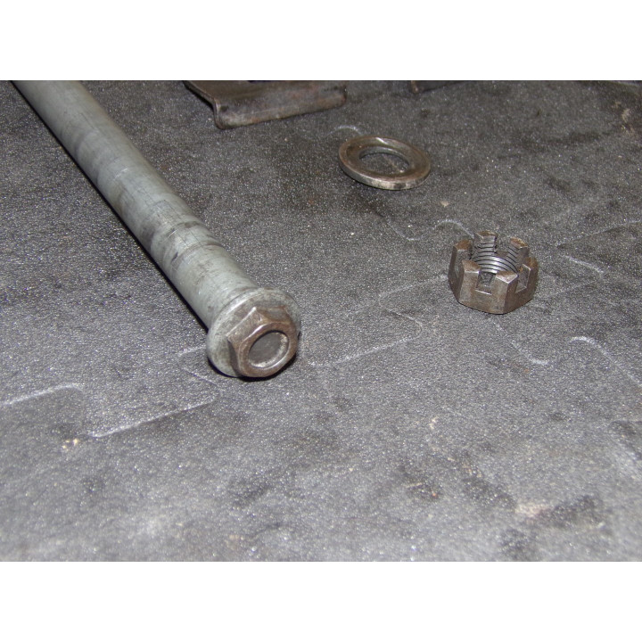 Axe de roue arrière Suzuki GSX-F 600 1995