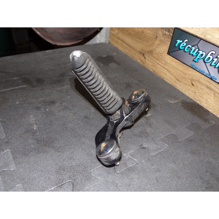 Repose pied gauche Suzuki GSX-F 600 1995