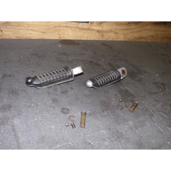 Repose pieds passager Suzuki GSX-F 600 1995