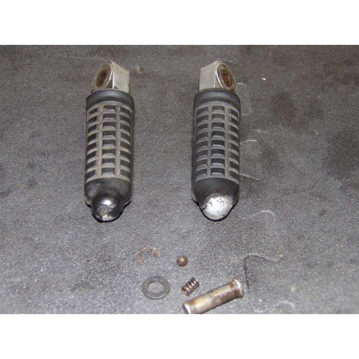 Repose pieds passager Suzuki GSX-F 600 1995