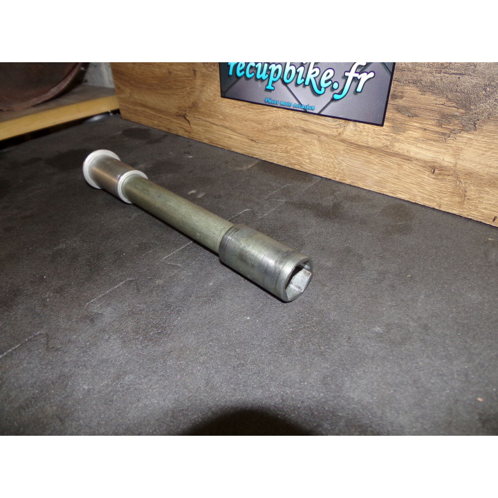 Axe de roue avant Suzuki 1000 SV 2004