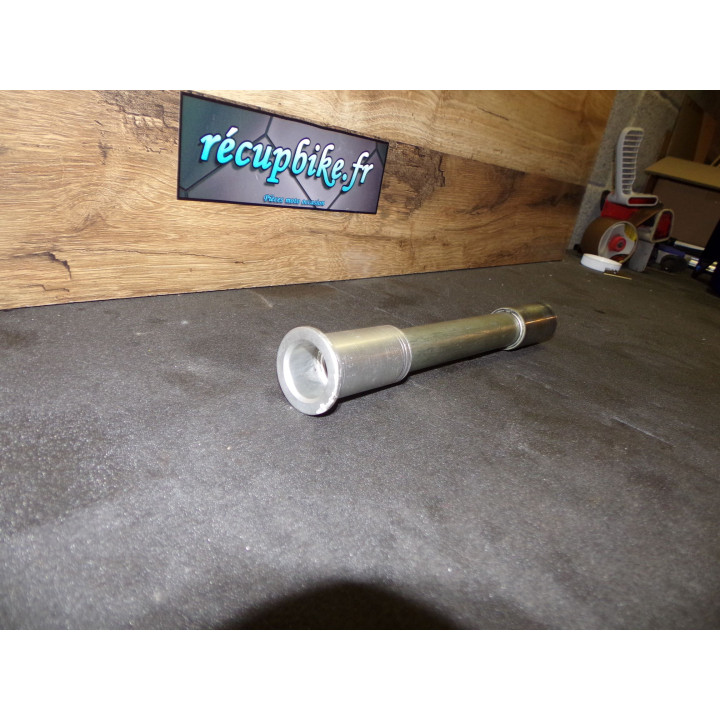 Axe de roue avant Suzuki 1000 SV 2004