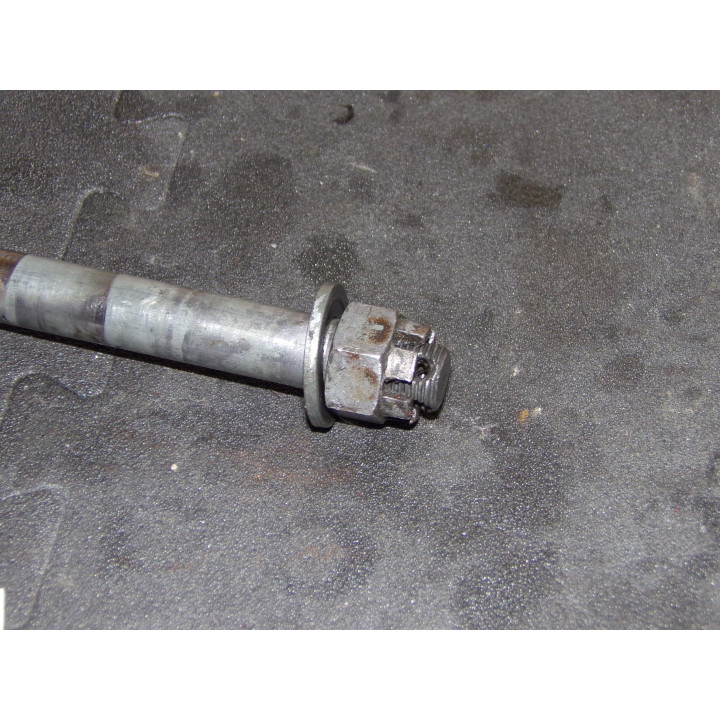 Axe de roue arrière Kawasaki ZZR 600 1998