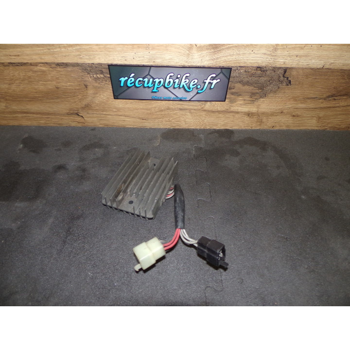 Régulateur charge Suzuki TLS 1000
