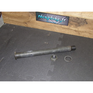Axe roue arrière Yamaha YZF-R 600 2002