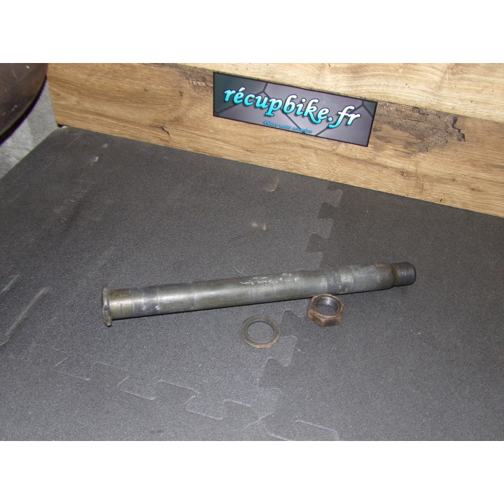 Axe roue arrière Yamaha YZF-R 600 2002