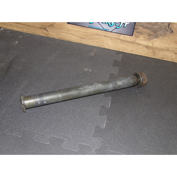 Axe roue arrière Yamaha YZF-R 600 2002