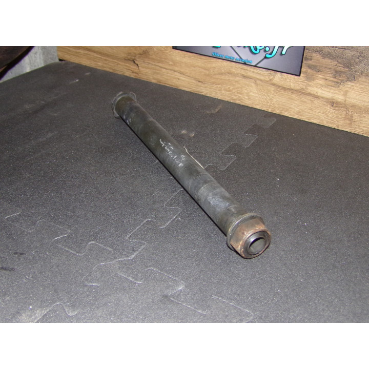 Axe roue arrière Yamaha YZF-R 600 2002