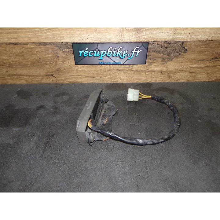 Régulateur charge Suzuki DR Intruder  1999