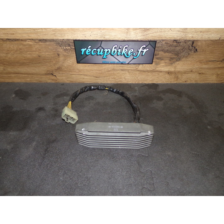 Régulateur charge Suzuki DR Intruder  1999