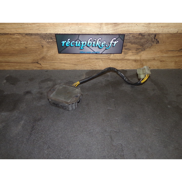 Régulateur charge Suzuki 500 GS 1996