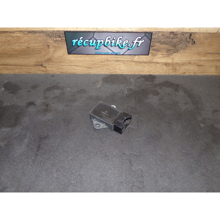 Régulateur charge Honda CB 750 1993