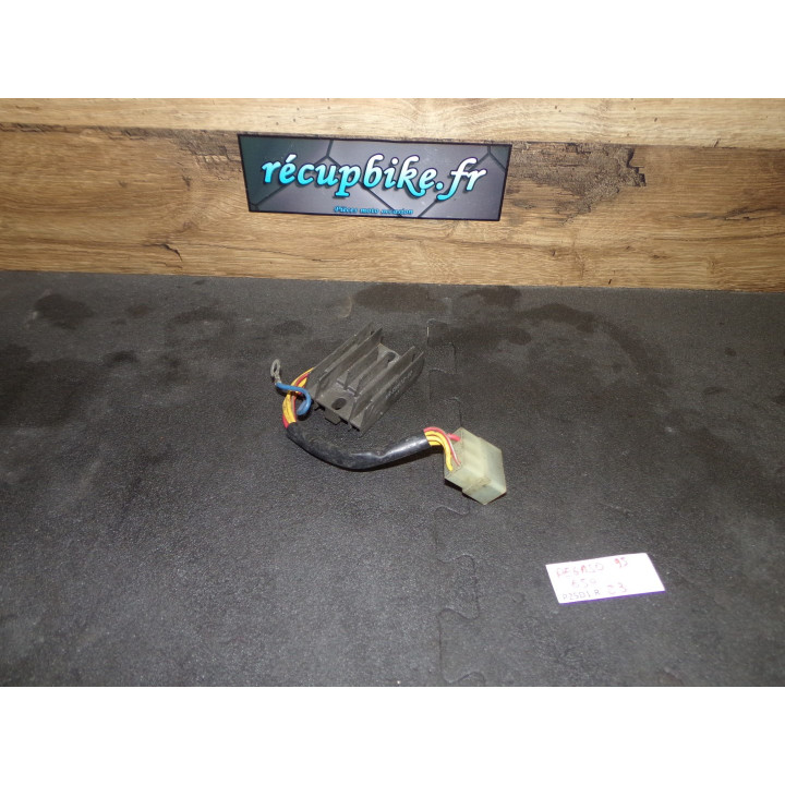 Régulateur charge Aprilia Pégaso 650 1996