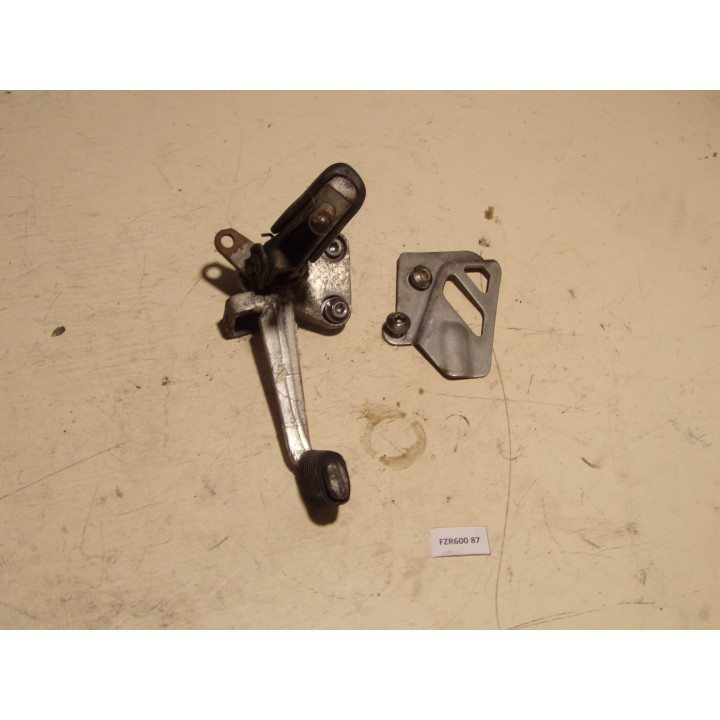 Platine droite frein  Yamaha FZ 1987
