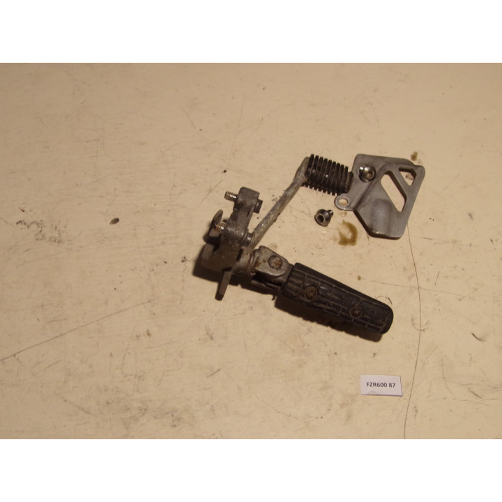 Platine droite frein  Yamaha FZ 1987