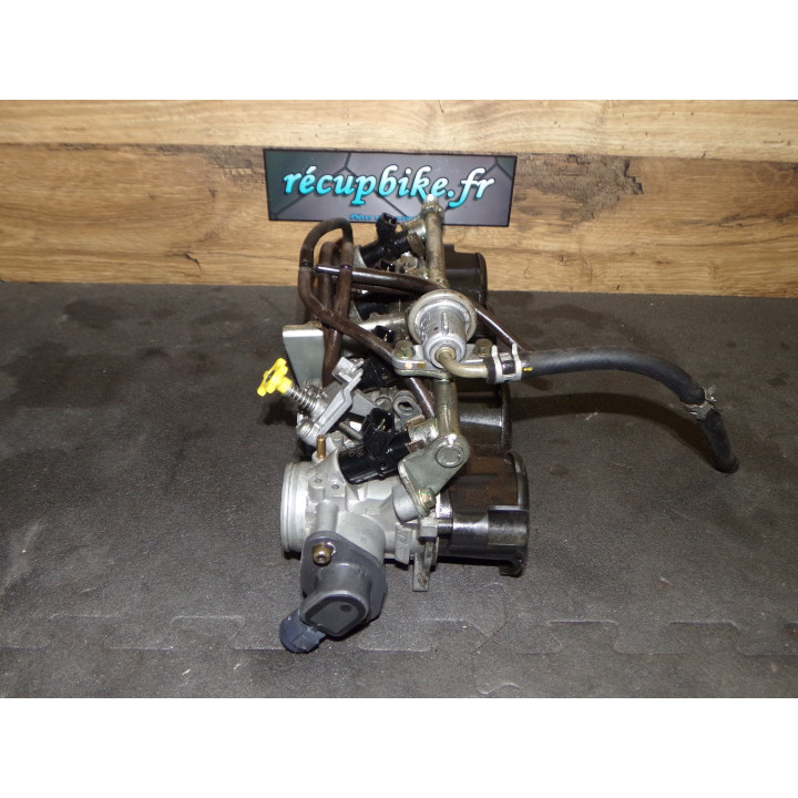 Boitier papillon injecteur Honda CB 900 F Hornet 2004