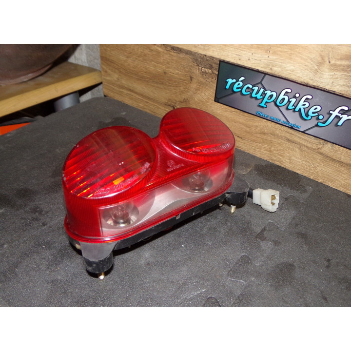 Feu arrière Kawasaki ZR-7 2000