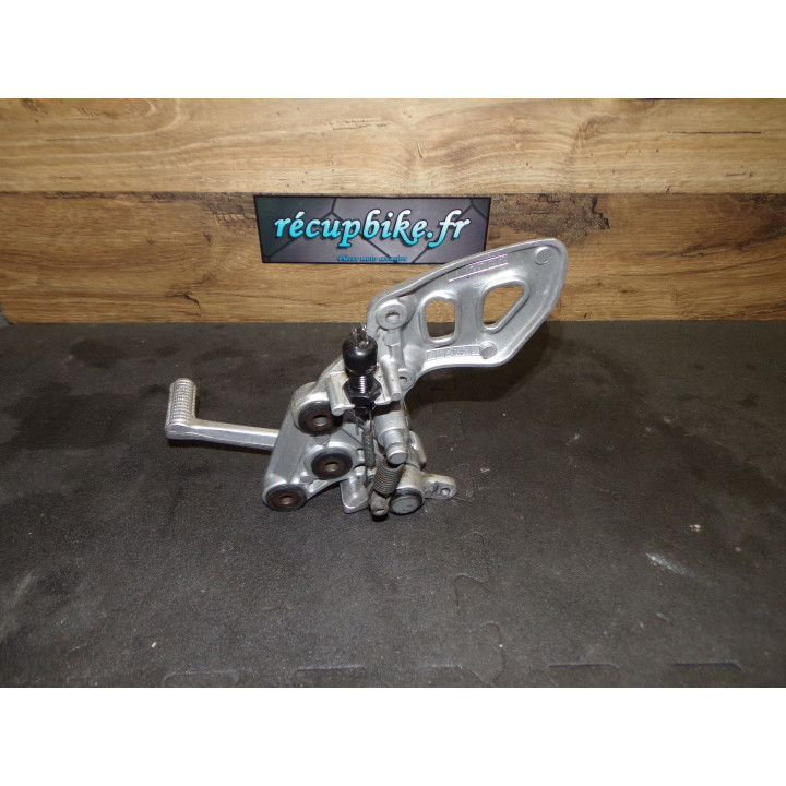 Platine frein droite Suzuki GSX-R Hayabusa 2000