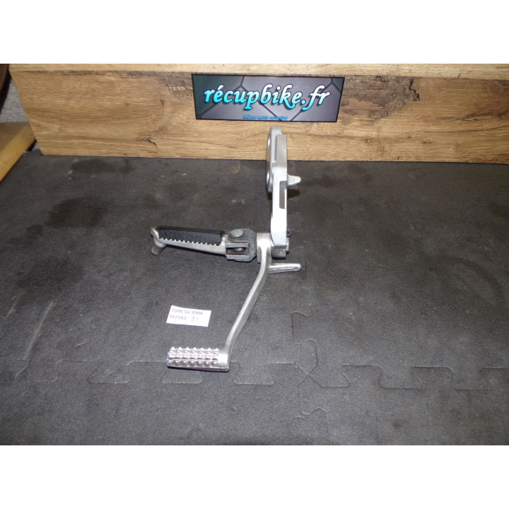Platine droite frein Suzuki 1000 SV S 2004