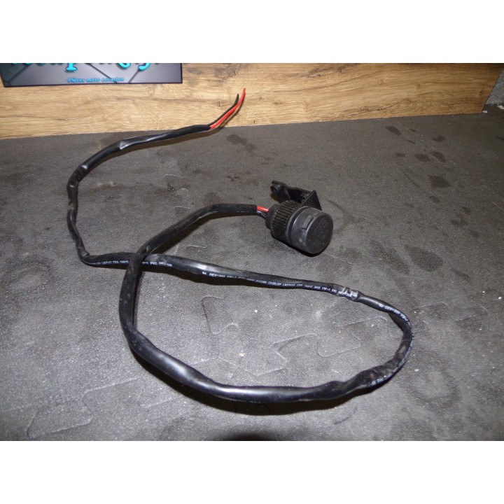 Prise USB moto power  Universel  En bon état