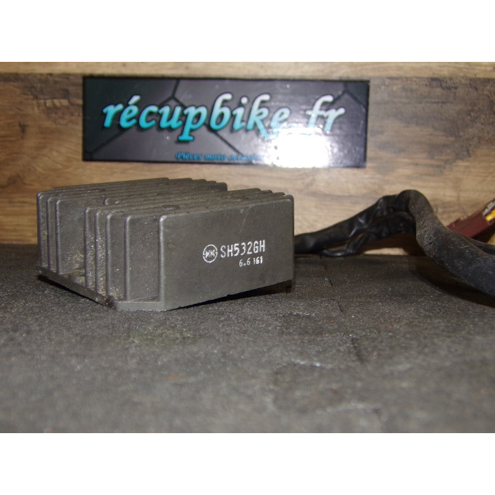 Régulateur charge Aprilia RSV 1000 2001