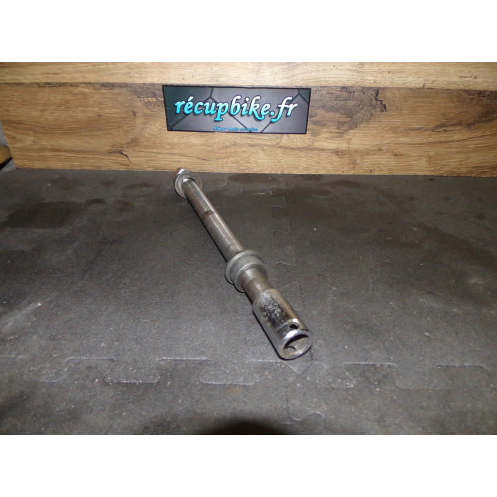 Axe de roue arrière Yamaha XS 850 1980