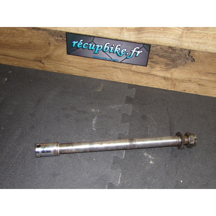 Axe de roue arrière 2 Yamaha XS 850 1980