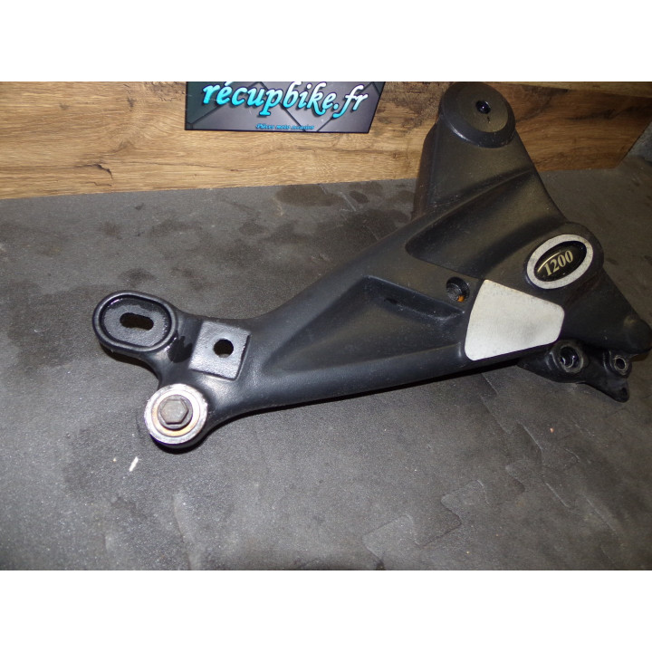 Platine repose pied droite Triumph 1200 Trophy 2000