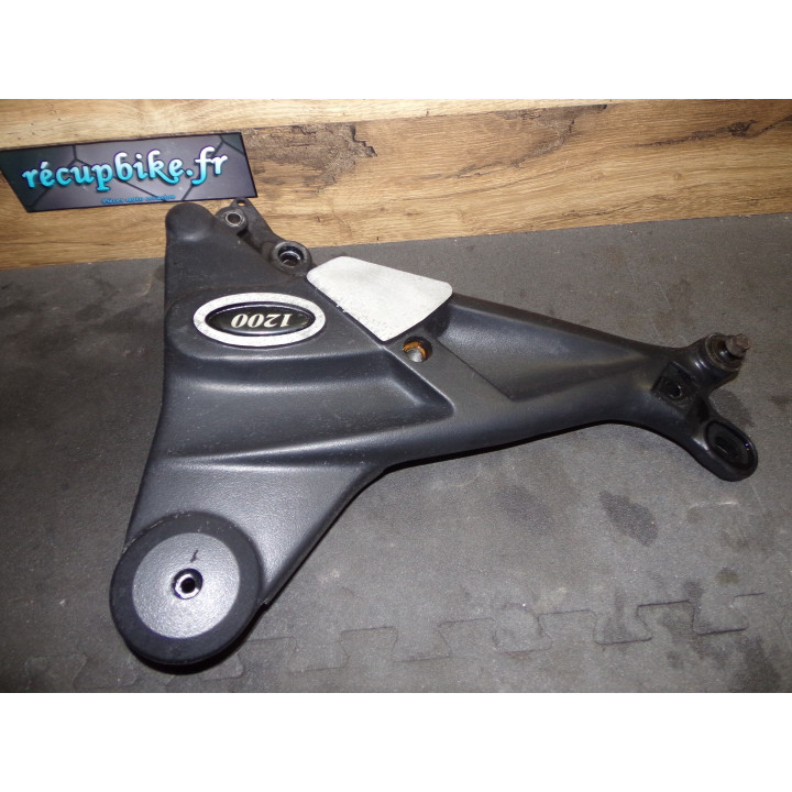 Platine repose pied droite Triumph 1200 Trophy 2000