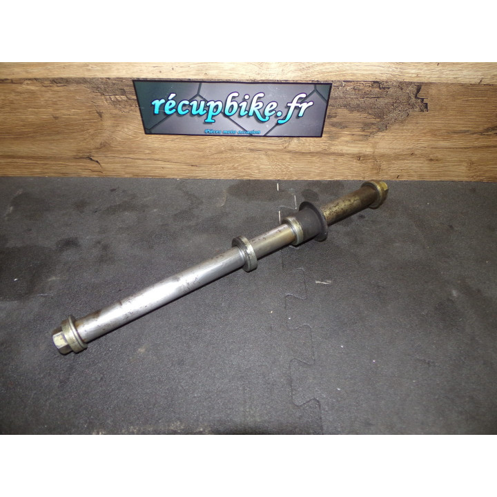 Axe de roue arrière Triumph 1200 Trophy 2000