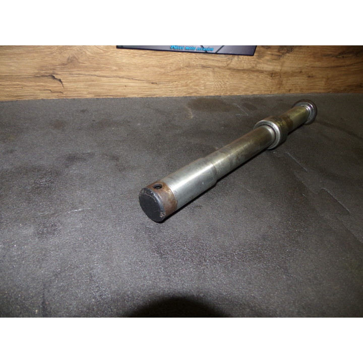 Axe roue avant Triumph 1200 Trophy 2000