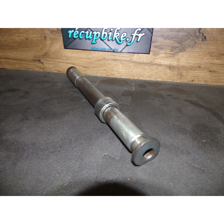 Axe roue avant Triumph 1200 Trophy 2000