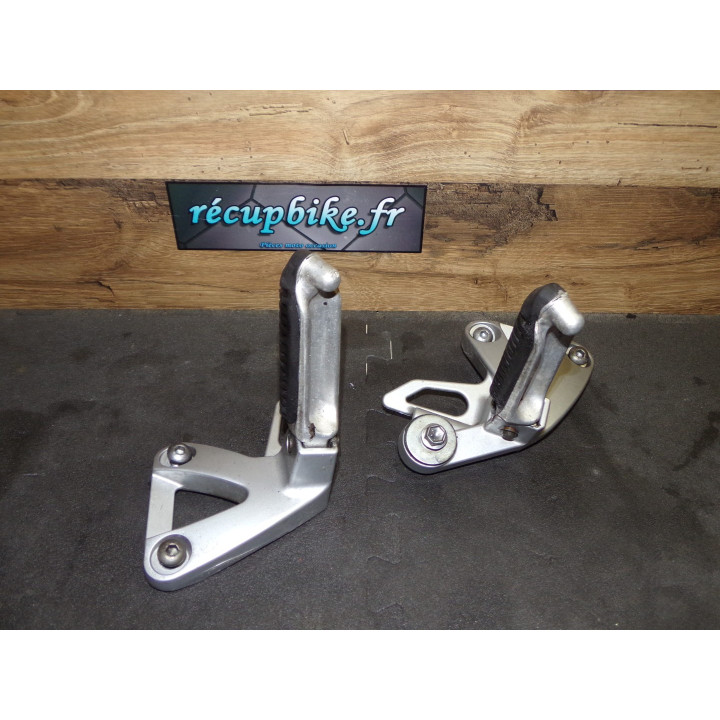 Platines repose pieds passager Suzuki 750 GSX-F 2006