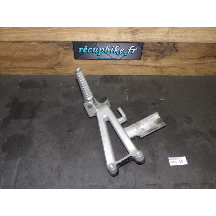 Platine repose pied passager droit Honda CBR-F 600 1997
