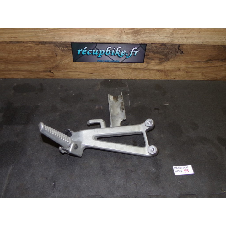 Platine repose pied passager droit Honda CBR-F 600 1997