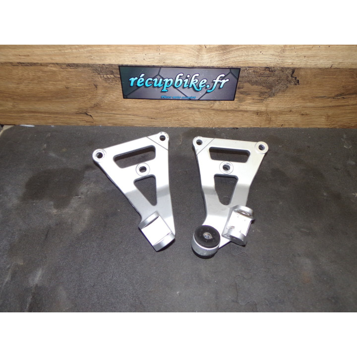 Platines repose pieds passager Suzuki 750 GSXR W 1992