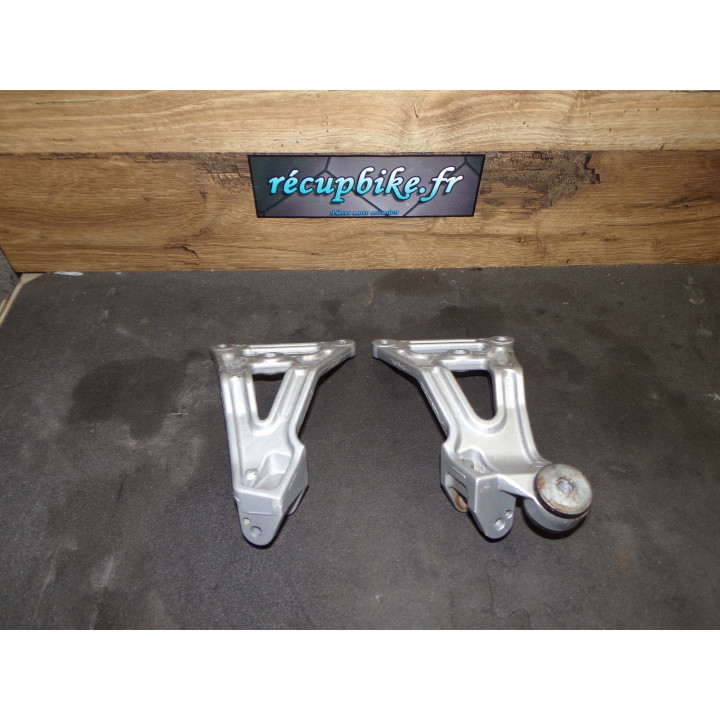 Platines repose pieds passager Suzuki 750 GSXR W 1992