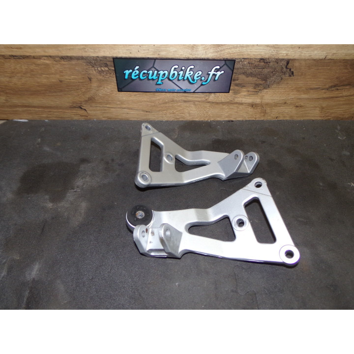 Platines repose pieds passager Suzuki 750 GSXR W 1992