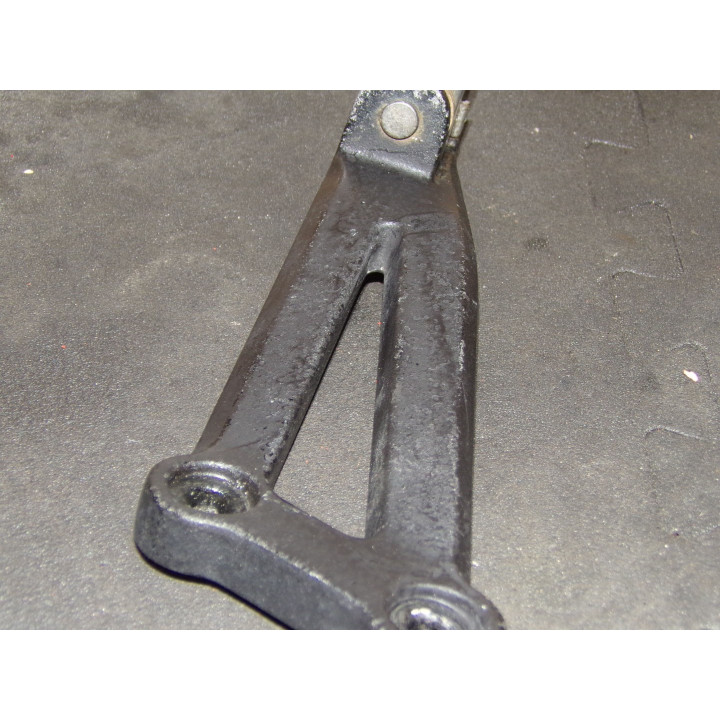 Repose pied passager gauche Kawasaki 750 Z 2004 d'occasion/Récup bike